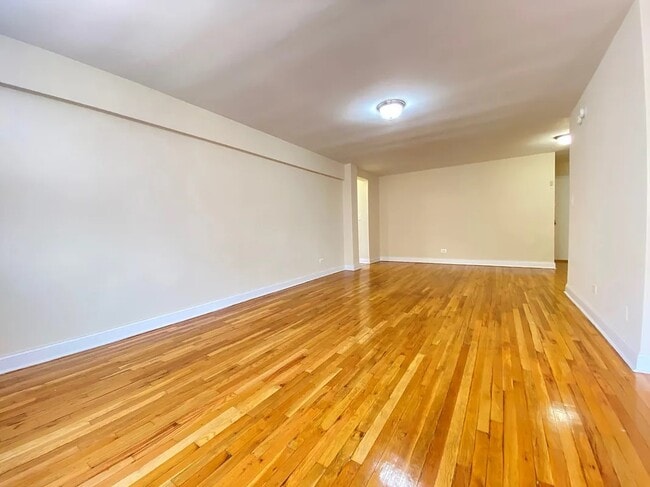 Building Photo - Large One bedroom