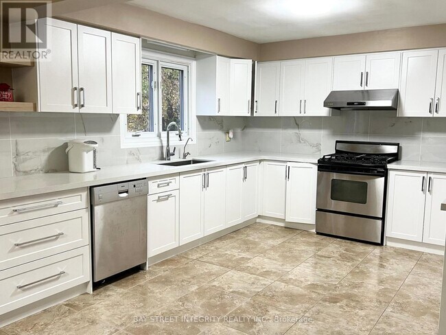 Photo du bâtiment - 61 Morbank Dr