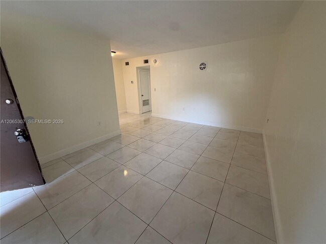 Foto del edificio - 16150 NE 19th Ct