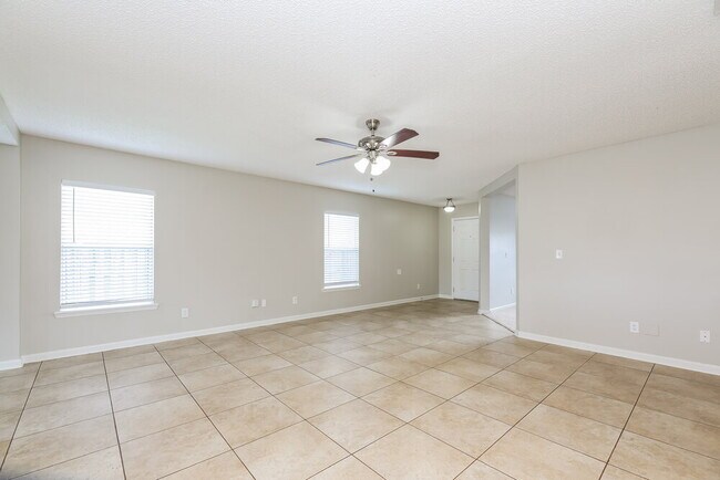 Foto del edificio - 939 Morning Light Rd