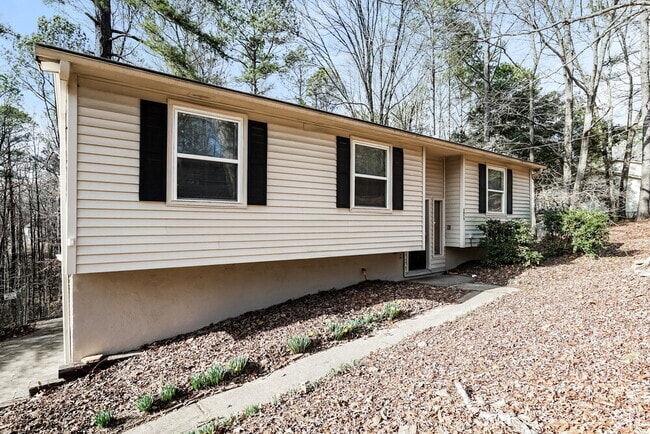 Building Photo - 3075 Flowers Dr