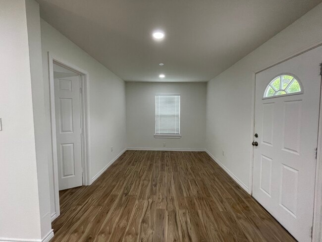 Foto del edificio - 327 S 3rd St