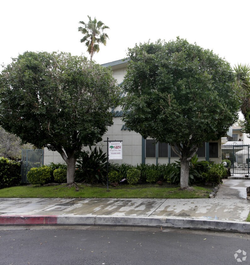 Primary Photo - Valli Apartments