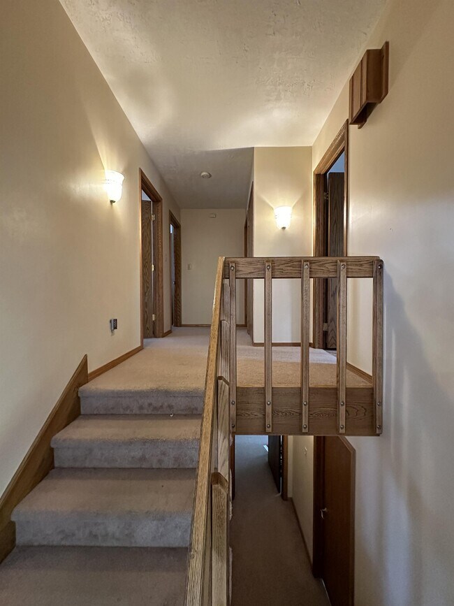 Building Photo - 1028 17th Ave SW