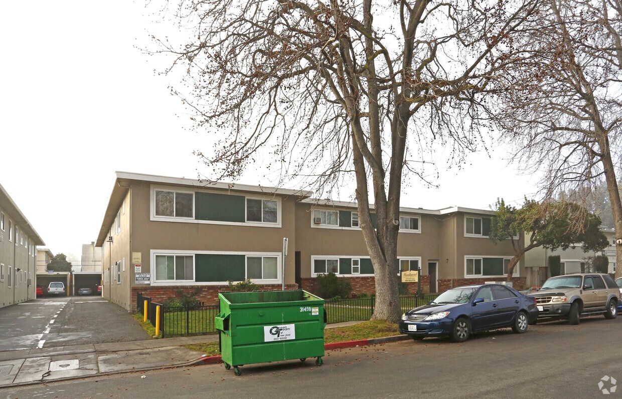Foto principal - Woodmont Apartments
