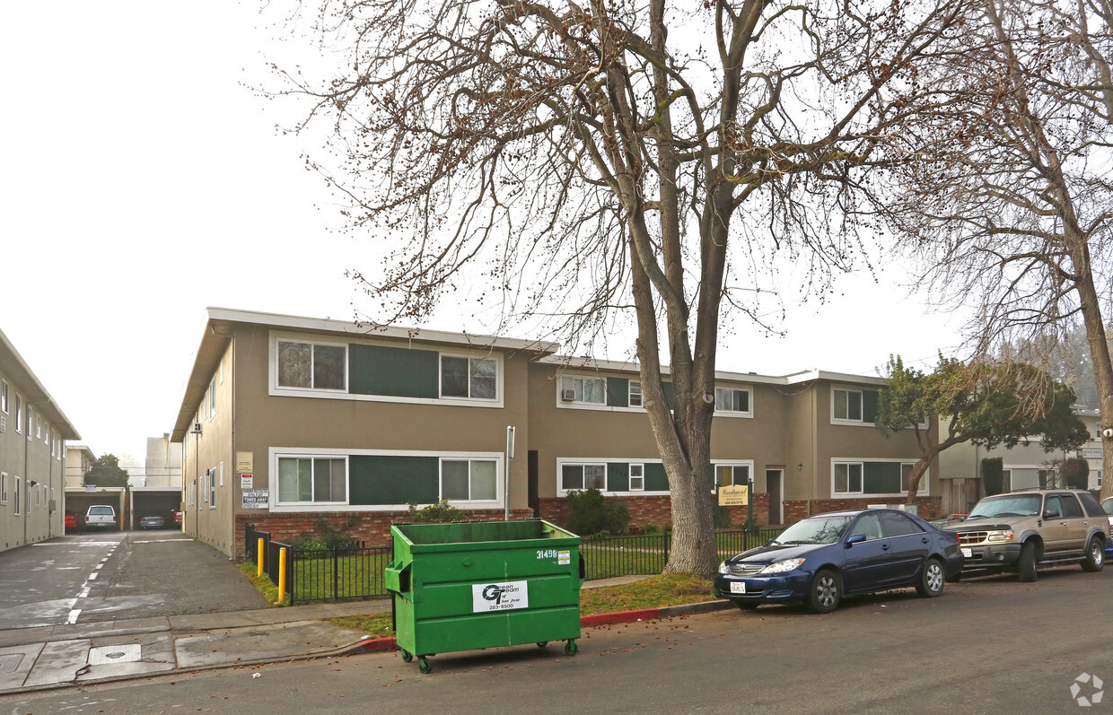 Primary Photo - Woodmont Apartments