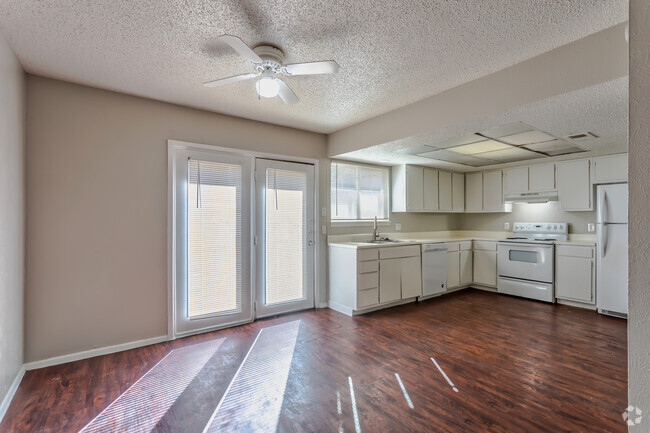 3HAB, 2,5BA - 1511 ft² CASA ADOSADA - Área de comedor - Lubbock Square Apartments