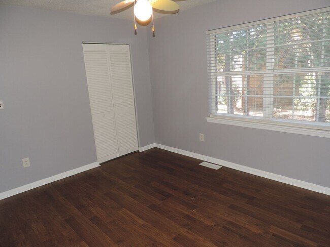 Building Photo - 8807_HUNTER_RIDGE