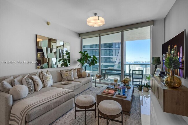 Foto del edificio - 900 Biscayne Blvd