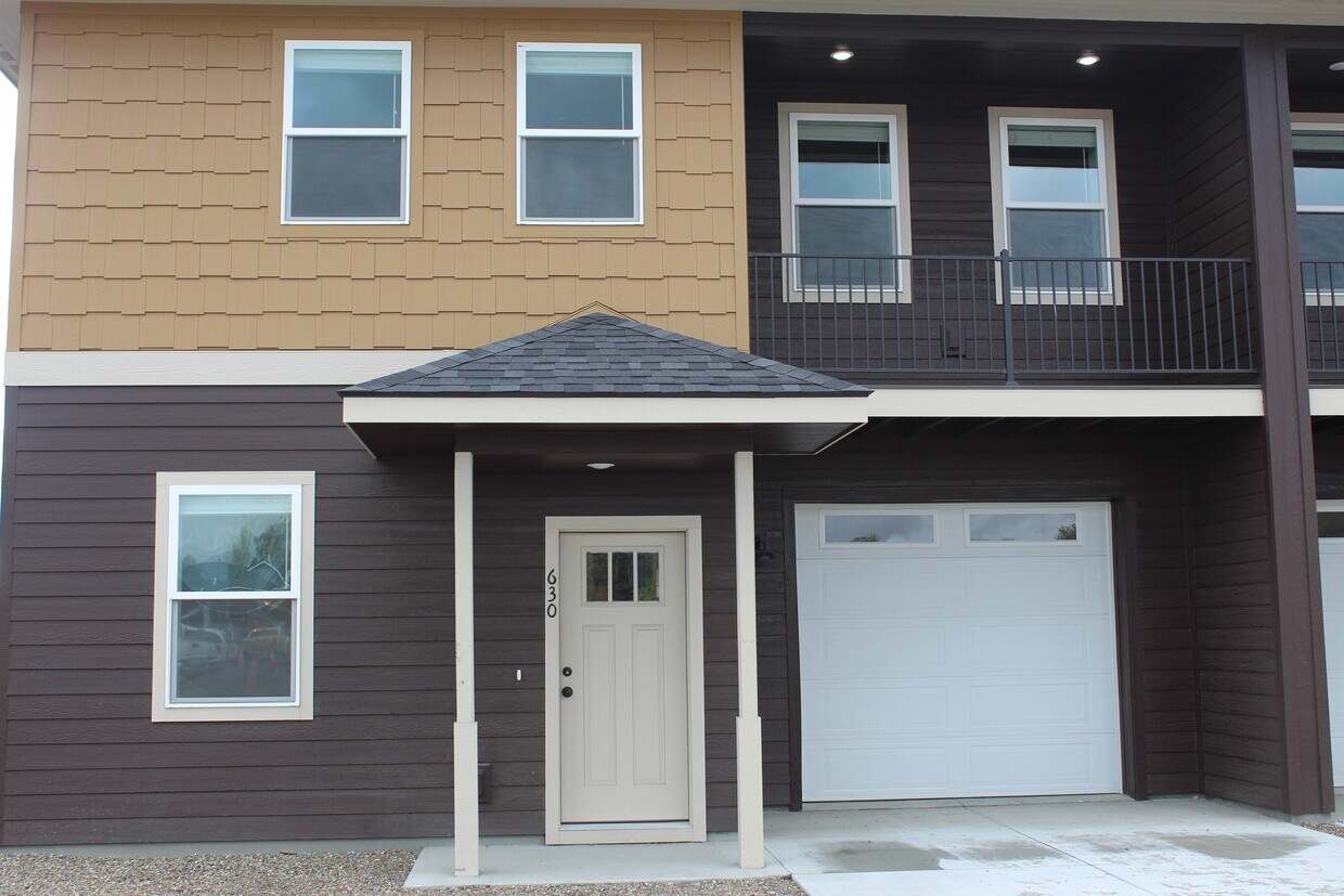 Foto principal - 630 E St