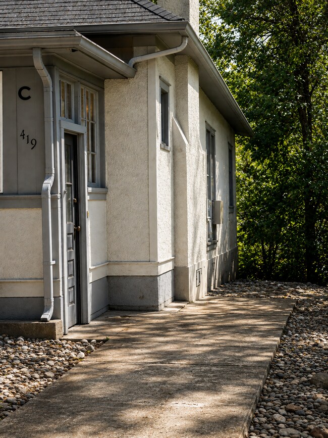 Building Photo - 419 Edwards St