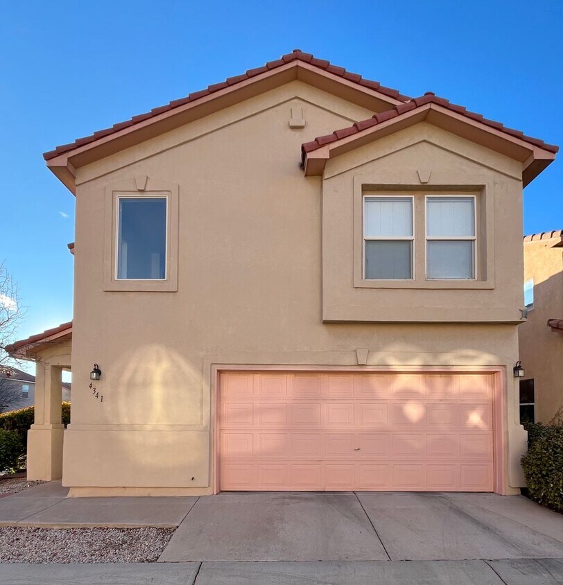 Foto principal - Coming Soon! Nice 3 Bedroom 2.5 Bathroom L...