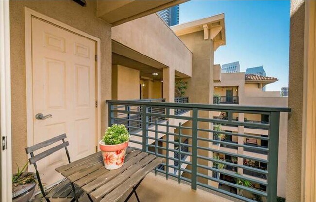 Foto del edificio - 1 bed/1 bath condo unit