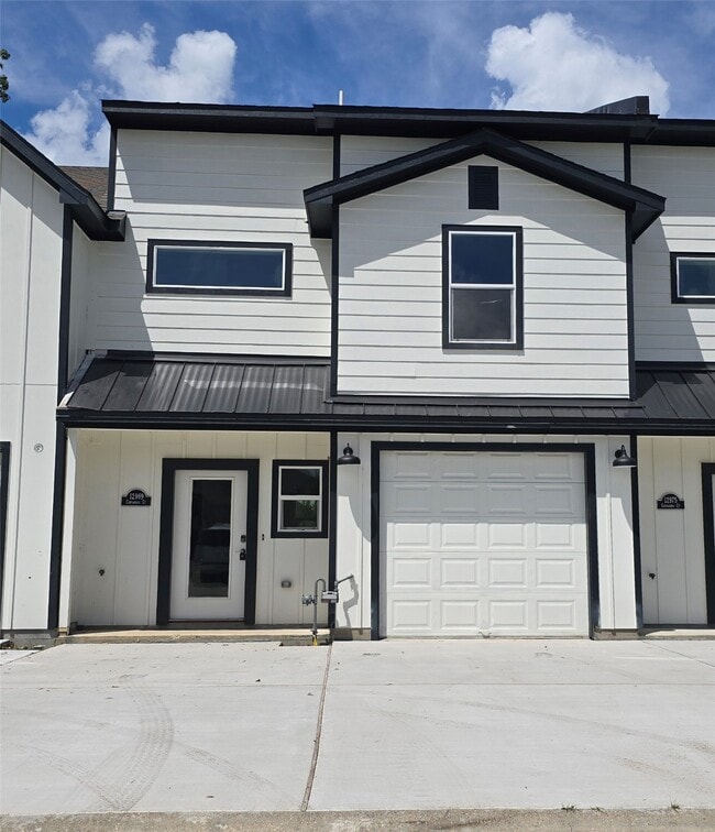 Building Photo - 12969 Centaurus Ct