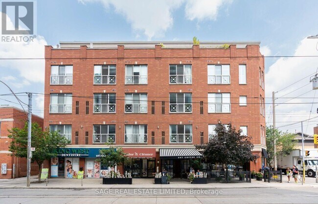 Photo du bâtiment - 766 King St W