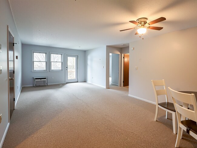 Foto del edificio - 58 Branch Turnpike