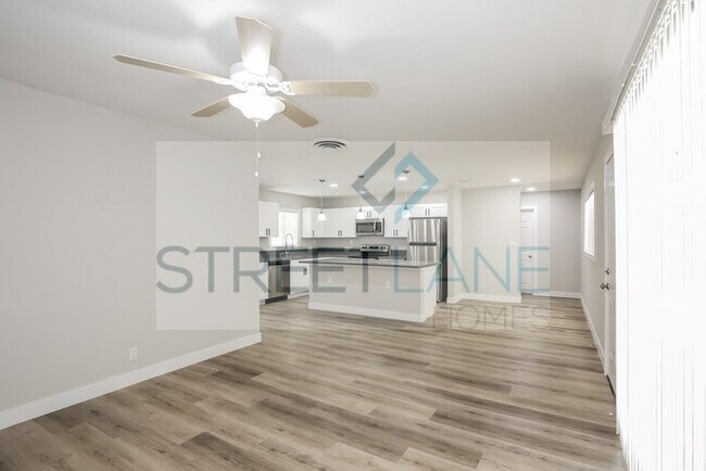Building Photo - Charming 4 Bedroom in Las Vegas!