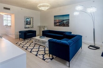 Building Photo - 2069 S Ocean Dr