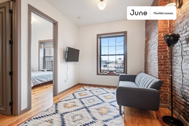 Building Photo - Trendy Private ROOM in Harlem