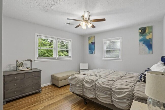 Building Photo - 2891 White Oak Dr