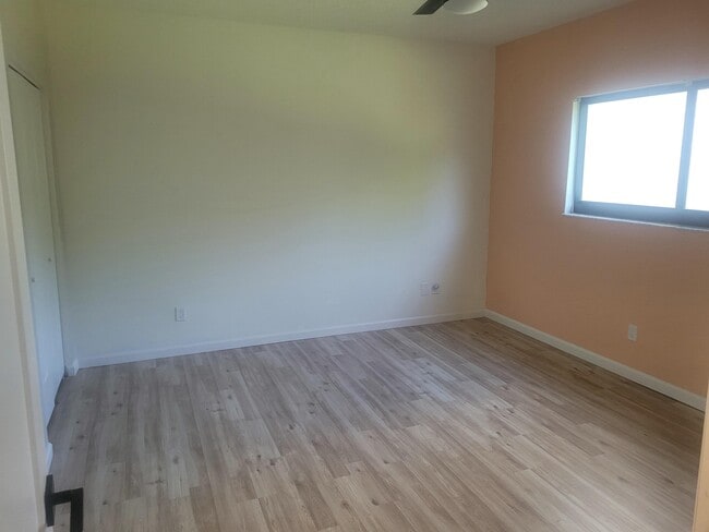 Building Photo - 6175 S Mirror Lake Dr