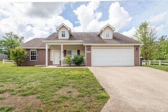 Building Photo - 24183 Tanglewood Rd