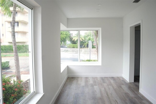 Foto del edificio - 8201 Abbott Ave