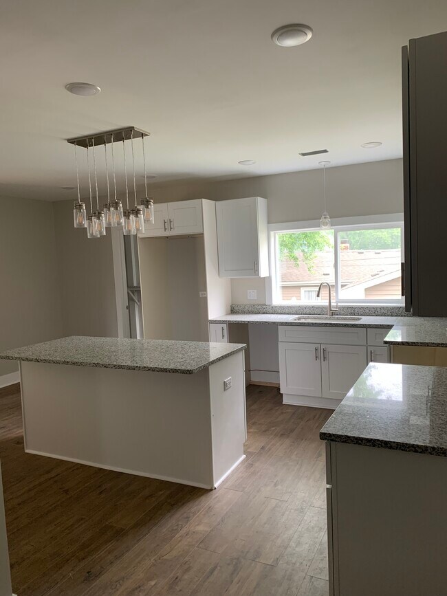Kitchen - 432 S Fourth St