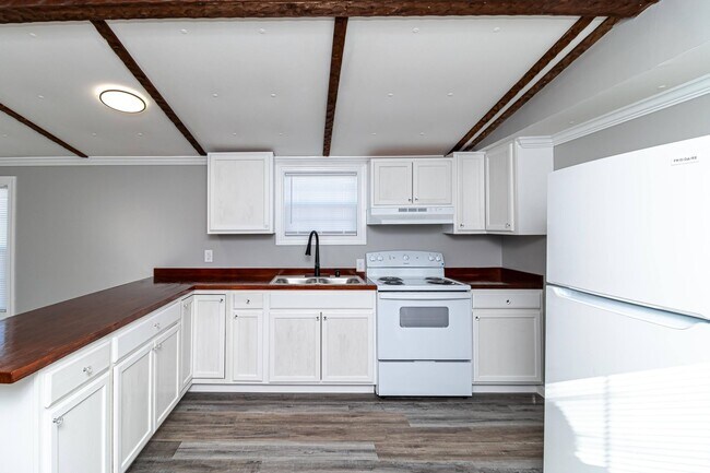 Foto del edificio - IMMACULATE 3 BR | 2 BA in Pikeville! Lawn ...