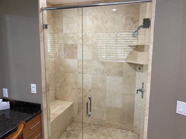 Building Photo - Large newly renovated home backs to the fo...