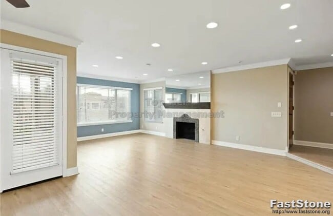 Foto del edificio - OCEAN VIEWS! Luxury Oceanside Condo with Stunning Pier Views | 2 Bed, 2 Bath, Secure Parking (2 s...