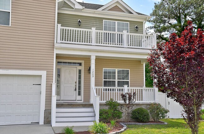 Foto del edificio - MOVE IN READY! GORGEOUS HOME IN CHESAPEAKE!