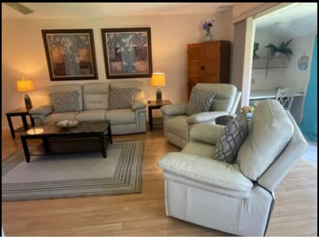 Foto del edificio - 5400 Peppertree Dr