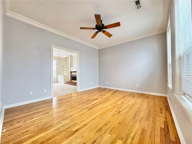 Building Photo - 3834 E Chadwick Dr