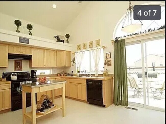 Foto del edificio - 3 Bedroom Single Family Home in Denver