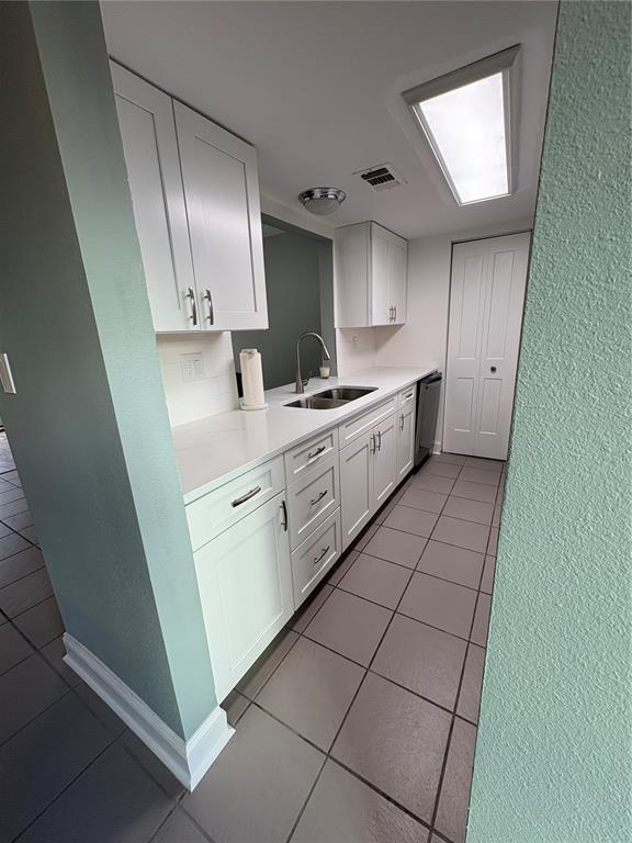 Foto del edificio - 464 N Paula Dr