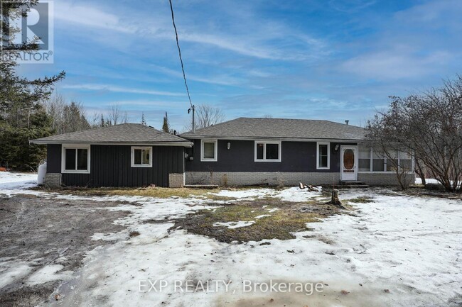 Building Photo - 23983 Weir's Sideroad