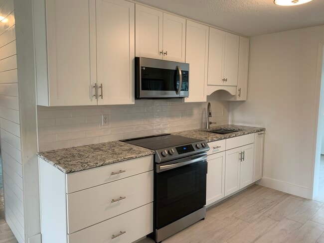 Building Photo - 11 Ocean Shore Dr