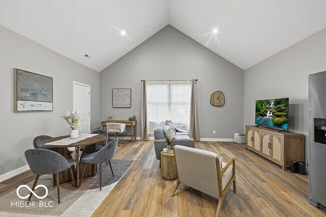 Building Photo - 44 E Parkview Ave