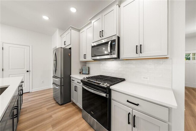 Building Photo - 4541 Moray Dr