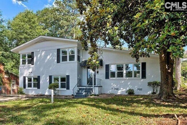 Foto del edificio - 4057 Rosewood Dr