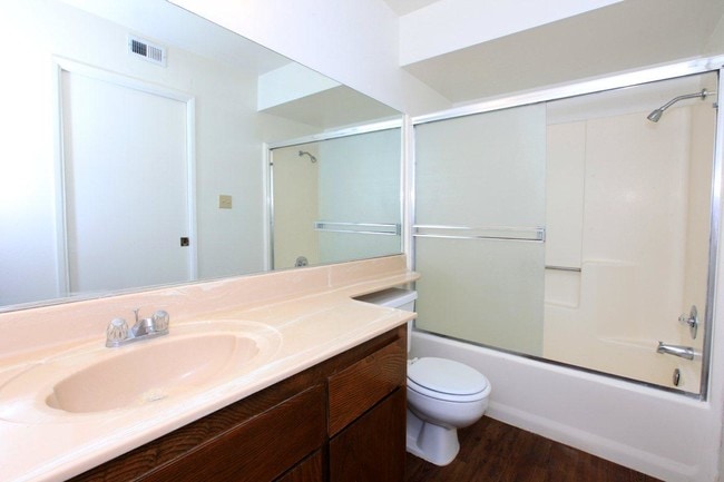 Guest Bathroom - Welcome to Laurelwood Oaks – Comfortable Living in a Beautiful Community