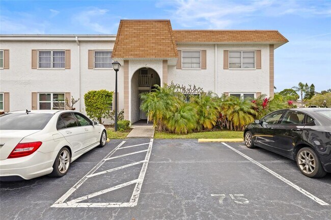 Foto del edificio - 379 S McMullen Booth Rd