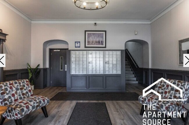 Foto del edificio - 739 W Belmont Ave