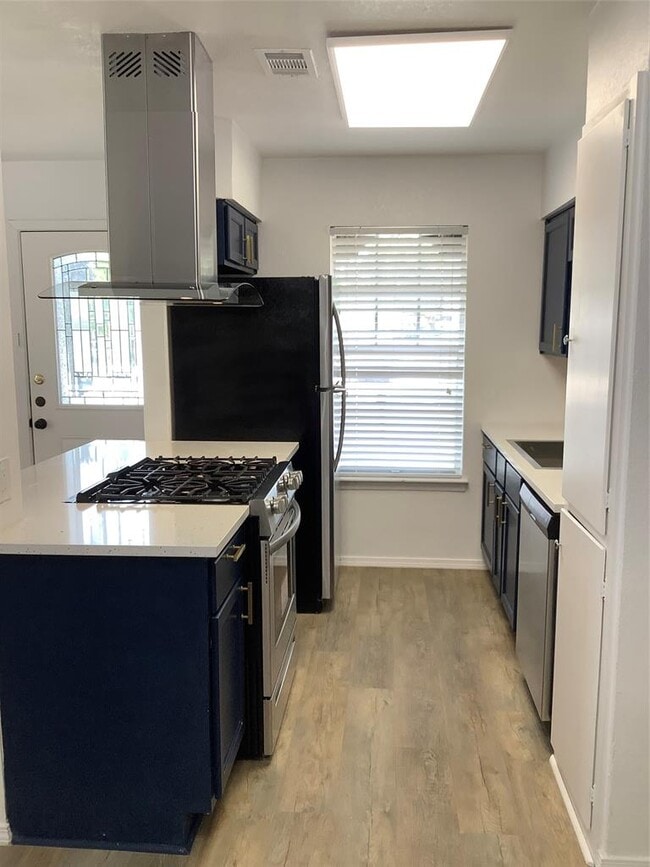 Foto del edificio - 5809 Glenhollow Path