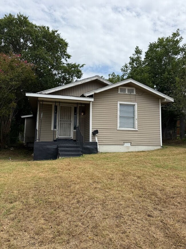 Foto del edificio - Charming 2 Bedroom Home for Rent in Como – Fort Worth, TX 76107