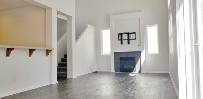 Foto del edificio - Move in Ready! - Tumwater Hill home with 3...