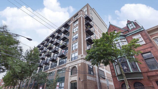 Primary Photo - 221 E Cullerton St