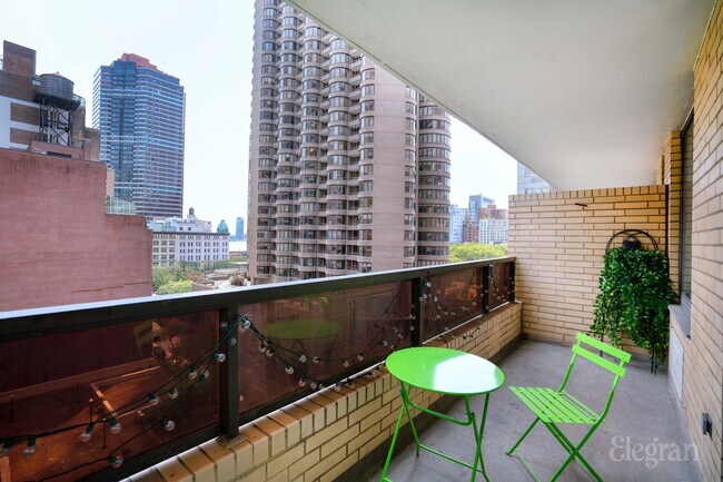 Foto del edificio - 311 E 38th St