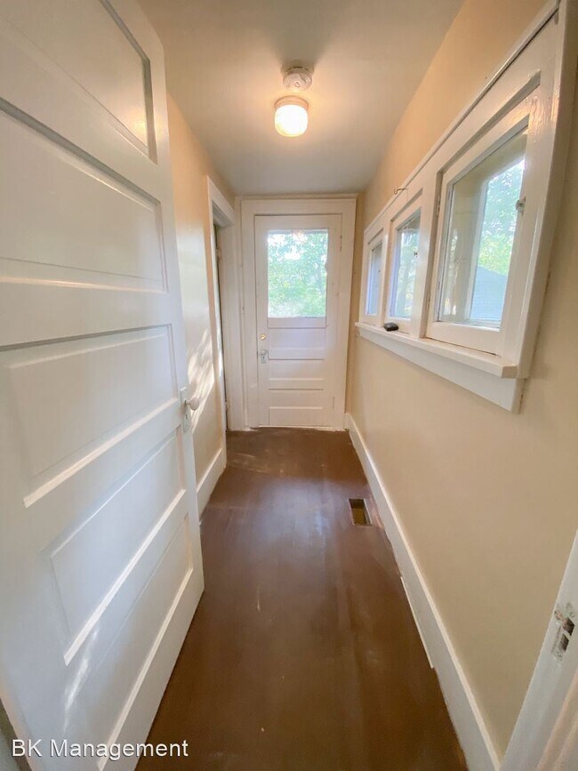 Foto del edificio - 3 br, 1 bath House - 472 Maple Street